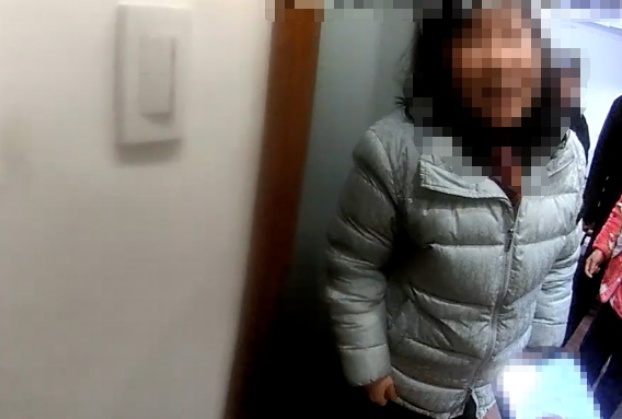 “炒股大师”派人上门，取走杭州阿姨10万元现金？派出所：这单，我们来对接！