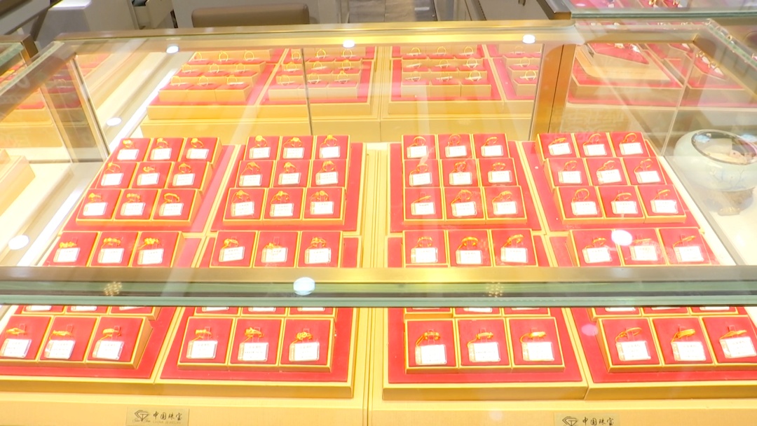 补了1800多元，1克金首饰却只换了1.25克？贵阳女子质疑金店，店家回应