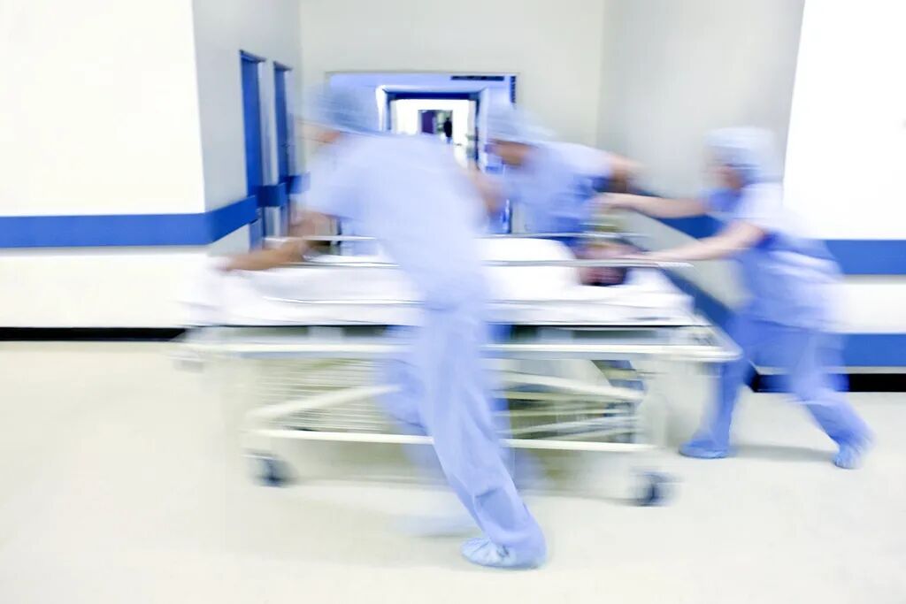 男子突然无法排尿！竟是膀胱“破”了！医生：这是连环效应