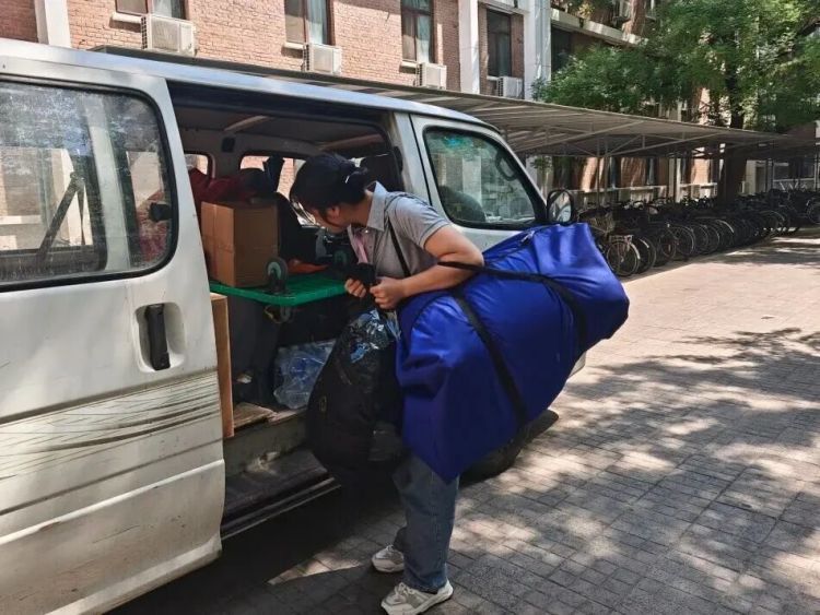 “00后”张天泽,在清华大学当楼长! “00后”张天泽,在清华大学当楼长!