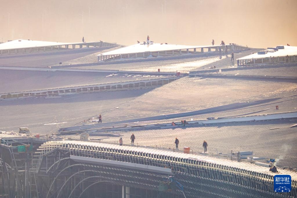 西安东站金属屋面封顶 西安东站金属屋面封顶