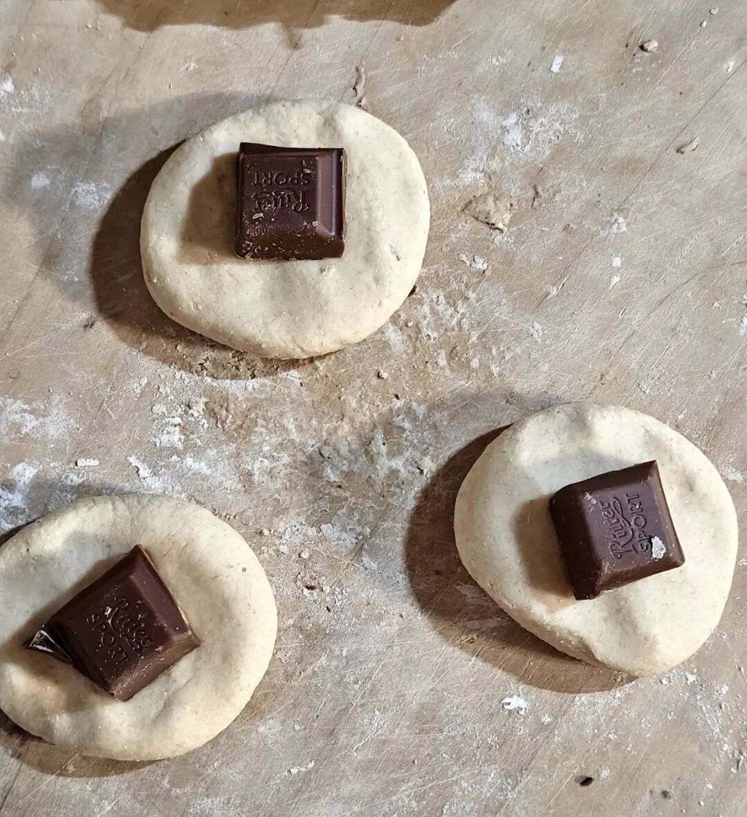 当大学生学会了蒸馒头 什么巧克力、辣条就都加入进去了