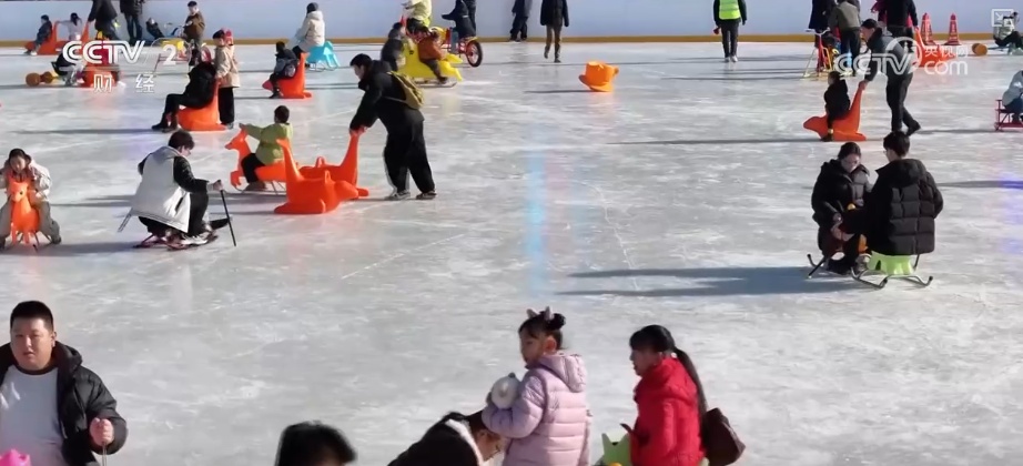 从“观赏”到“玩转” 冰雪消费新趋势、新亮点持续拓展冬季消费新空间
