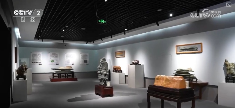 从“观赏”到“玩转” 冰雪消费新趋势、新亮点持续拓展冬季消费新空间