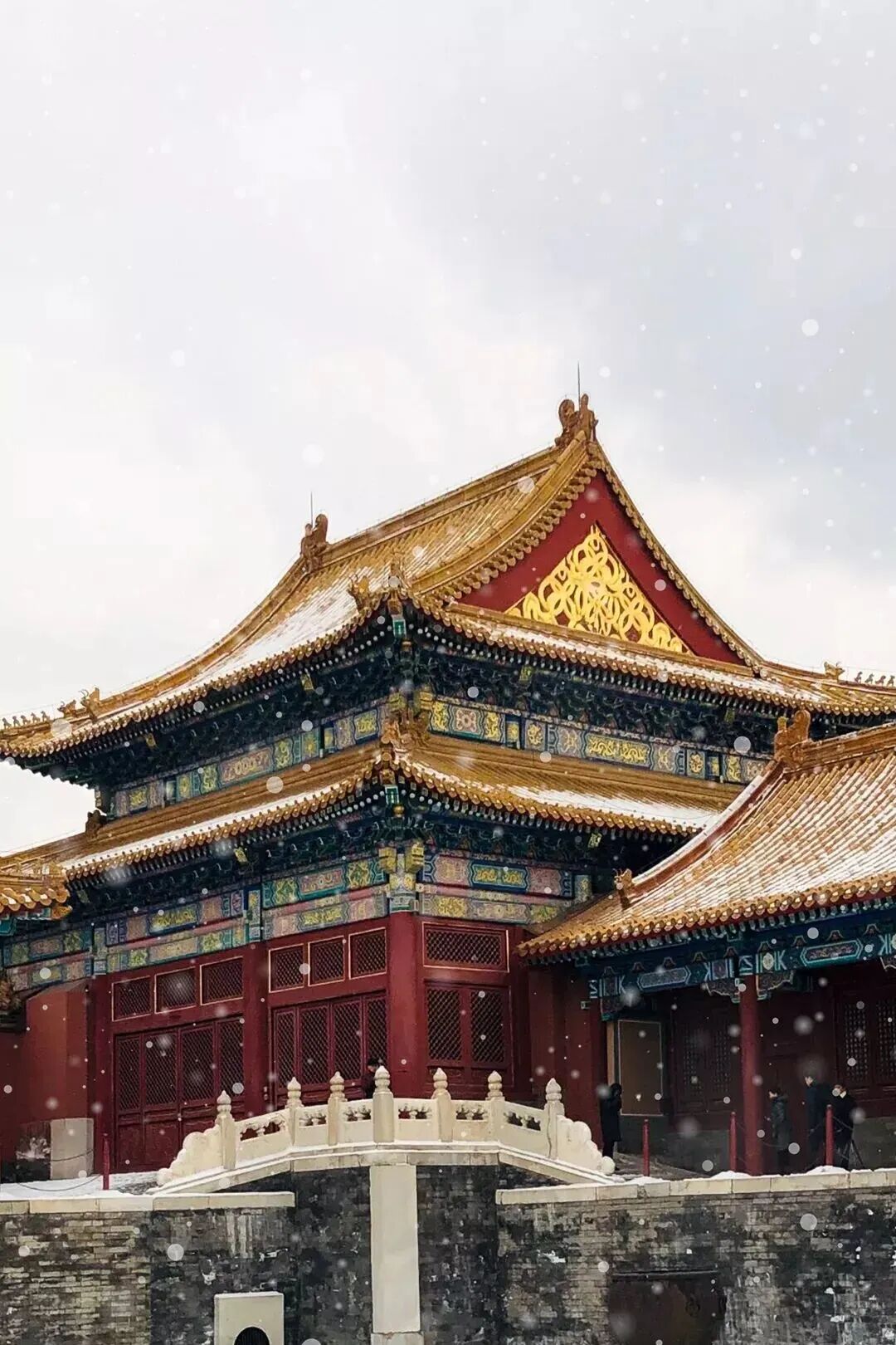 瑞雪兆丰年！雪中故宫，来了→