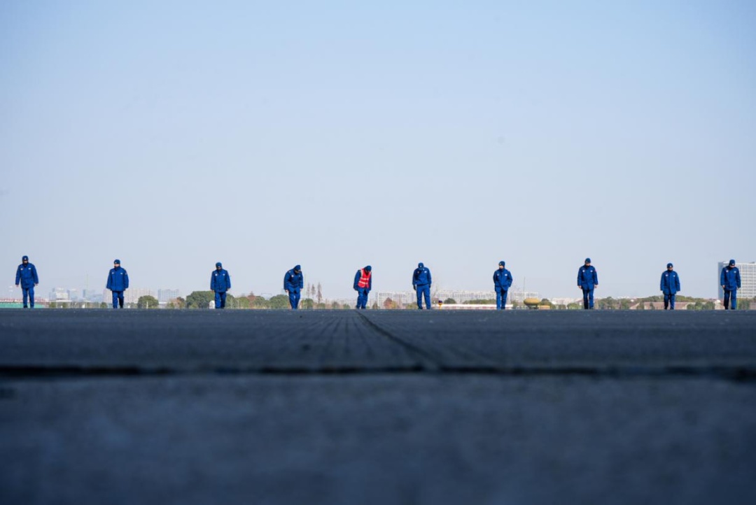 昼夜鏖战，深海猎鲨