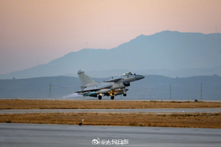 帅！咱家战机又出片了