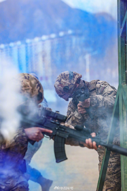 上新!武警实战演训高清壁纸 上新!武警实战演训高清壁纸