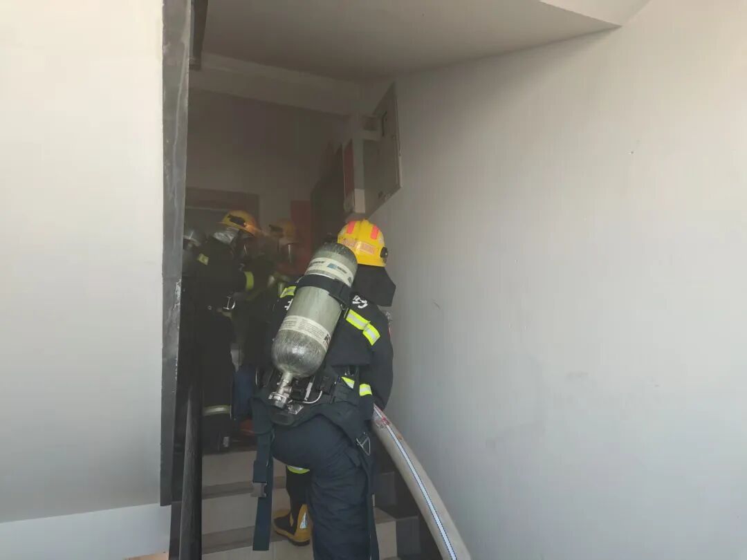 居民一个操作，多年闲置洗衣机“发火”了