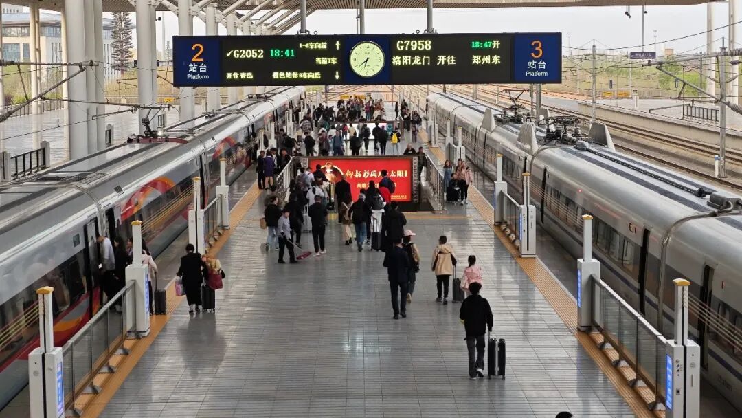 预计发送超百万人!国铁郑州局增开列车迎接清明返程高峰 预计发送超百万人!国铁郑州局增开列车迎接清明返程高峰