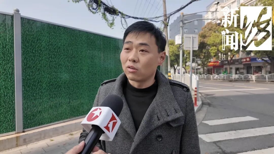 上海这条马路半空挂着啥?经过的人都得看两眼!原因绝对想不到… 上海这条马路半空挂着啥?经过的人都得看两眼!原因绝对想不到…