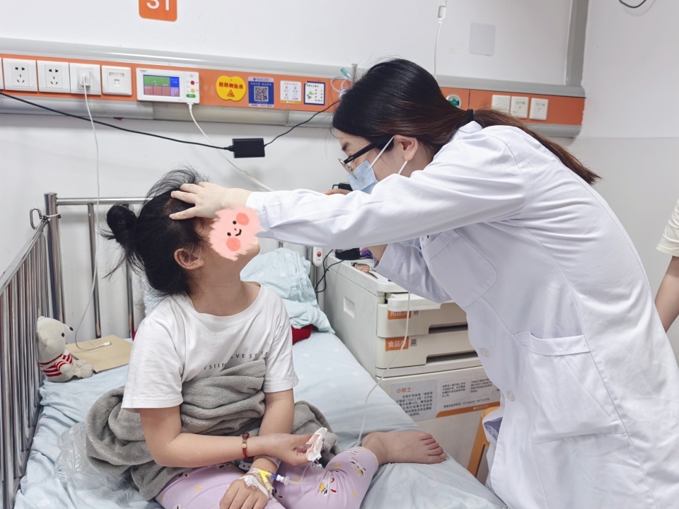 9岁女孩长期鼻塞、睡觉打鼾以为只是鼻炎，一查竟是鼻息肉作祟