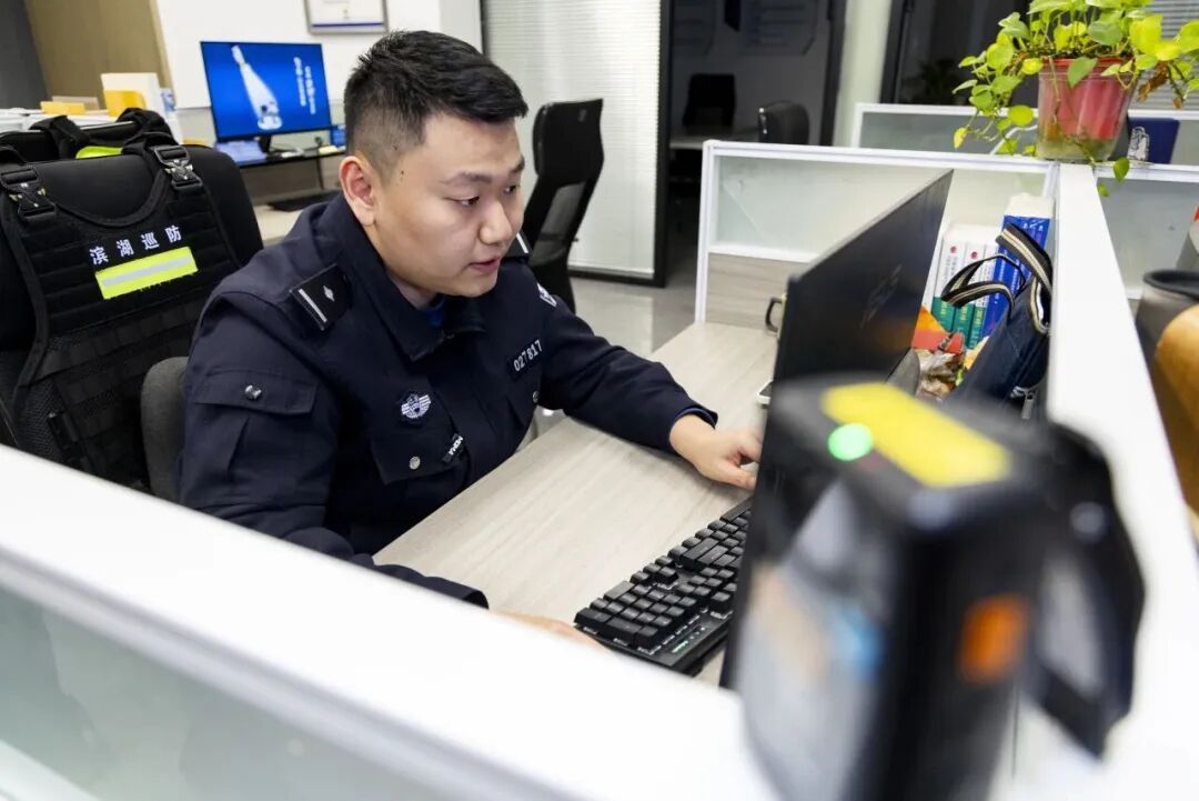 味道不对劲?“00后”民警鼻子灵心还细! 味道不对劲?“00后”民警鼻子灵心还细!