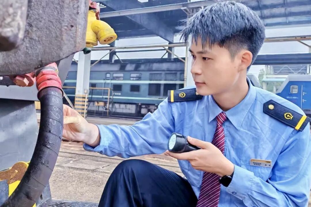 有颜值更有实力！“00后”小伙儿破格晋升！