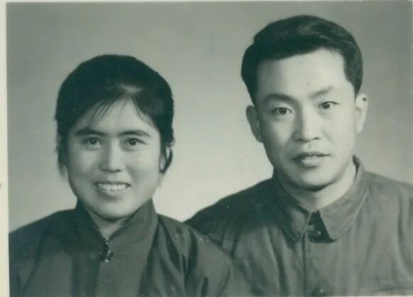 “好了好了,快别说了!”贲德院士采访时被夫人打断!太动人! “好了好了,快别说了!”贲德院士采访时被夫人打断!太动人!
