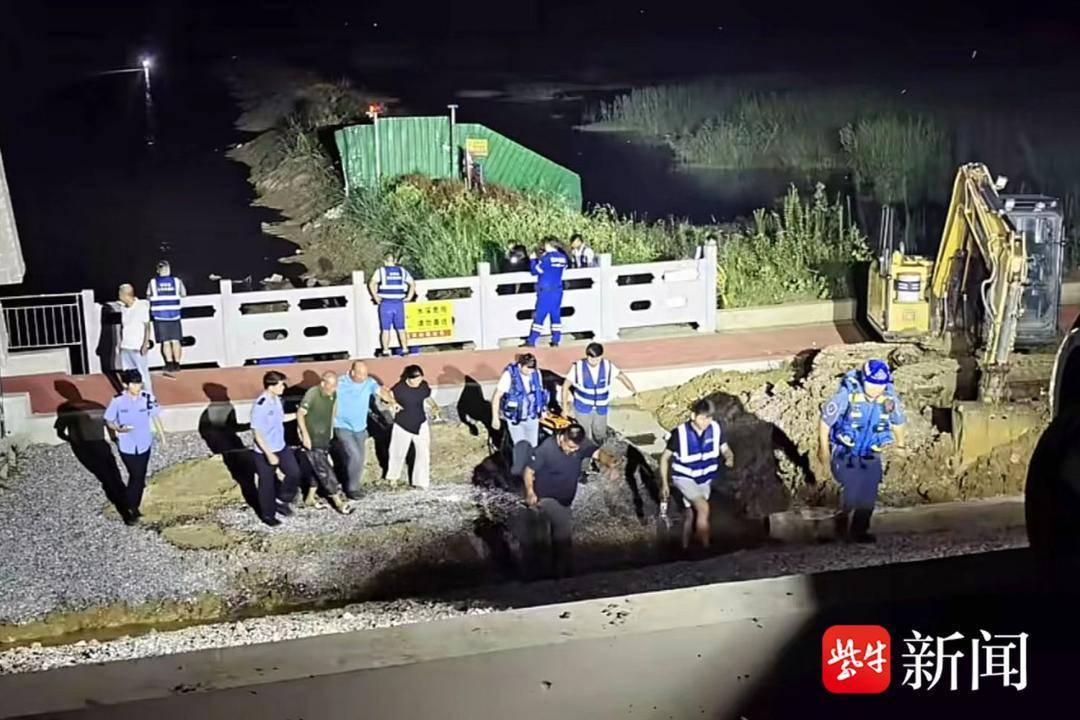 争分夺秒！八旬老人失联6小时，警民联动深夜水上救回一命