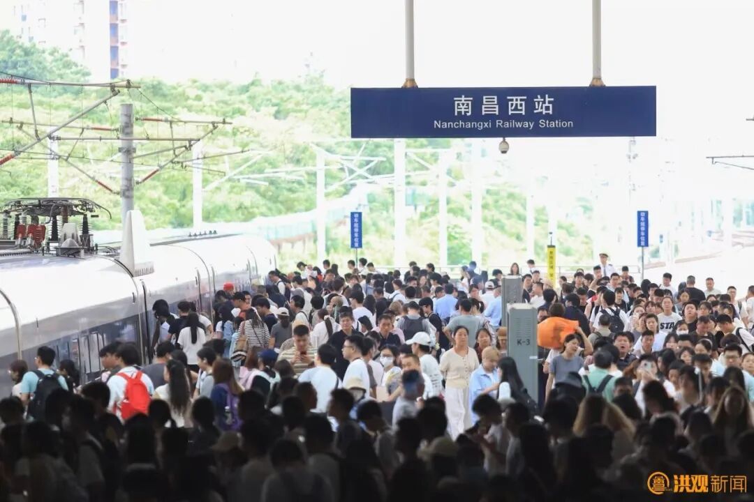 台风“巴威”减弱,南铁今日陆续开行多趟旅客列车 台风“巴威”减弱,南铁今日陆续开行多趟旅客列车