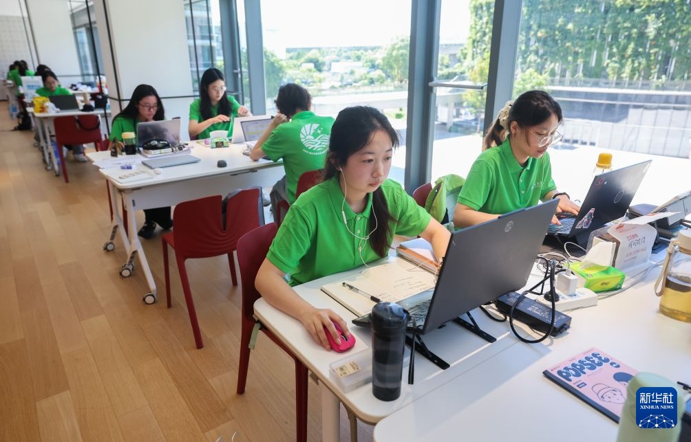 大学生志愿者助力开启小候鸟快乐暑期班 大学生志愿者助力开启小候鸟快乐暑期班