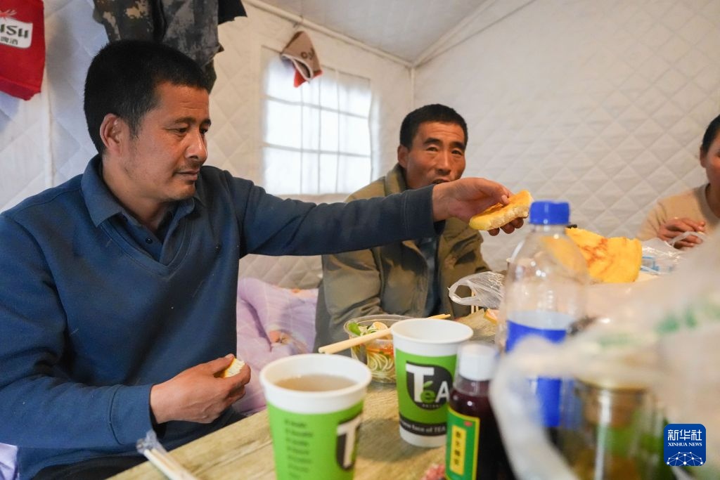 甘肃夏河积极安置山洪灾害受灾群众 甘肃夏河积极安置山洪灾害受灾群众