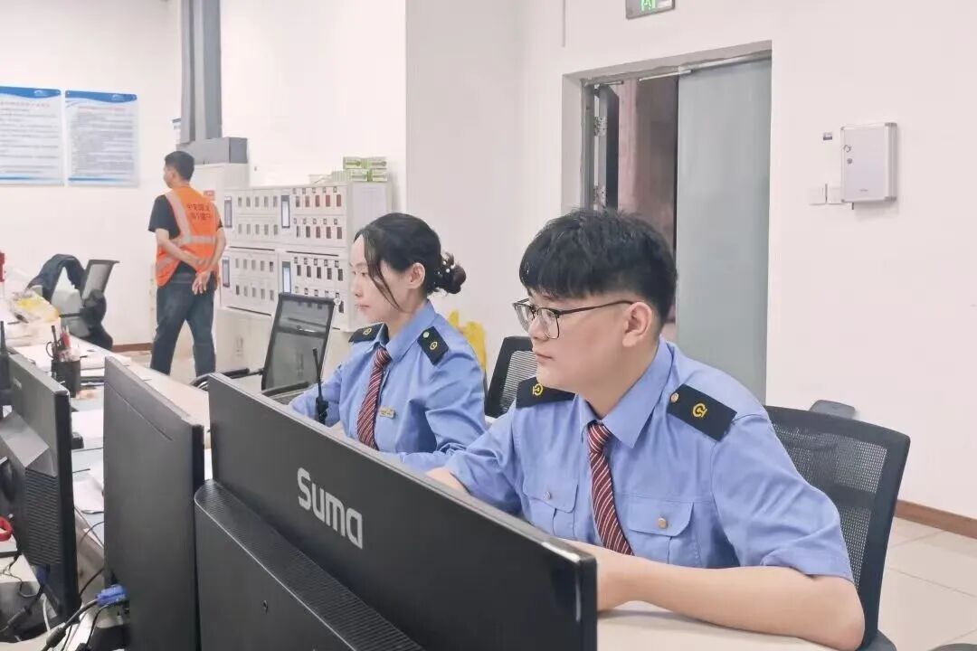 四川小伙为广西灾区徒步运物资，不幸倒在山路上
