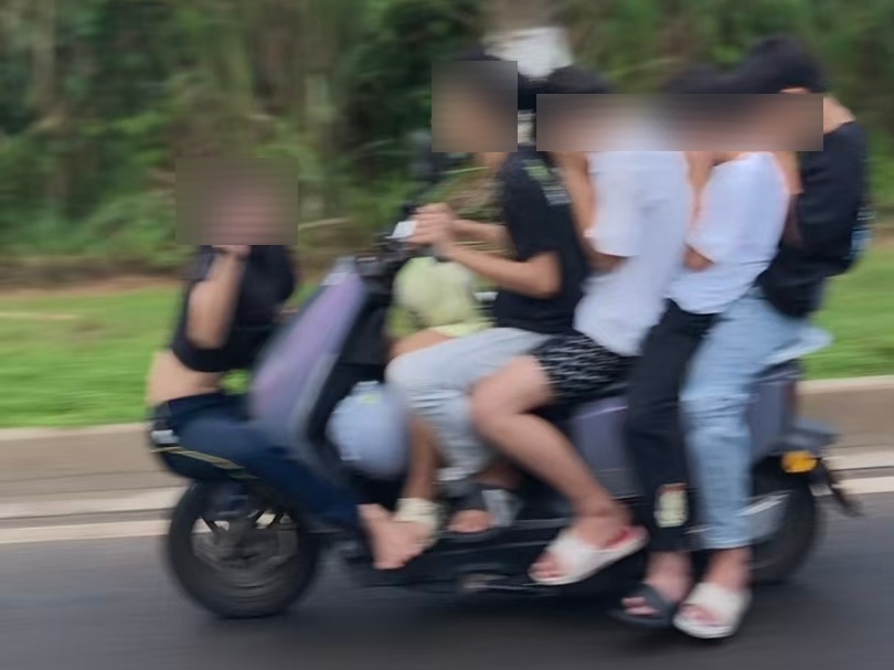 6名未成年人骑乘一辆电动车......这画面让人惊出一身冷汗！海南一地警方接报后迅速查处→
