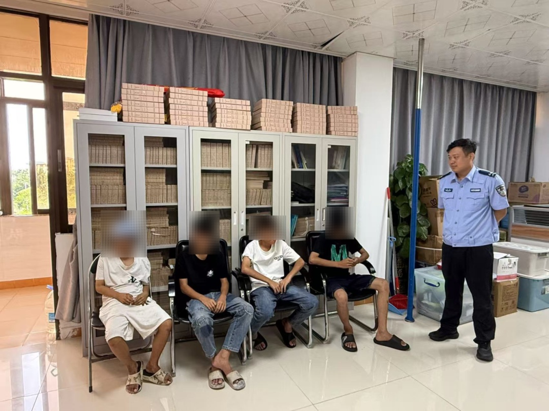 6名未成年人骑乘一辆电动车......这画面让人惊出一身冷汗！海南一地警方接报后迅速查处→