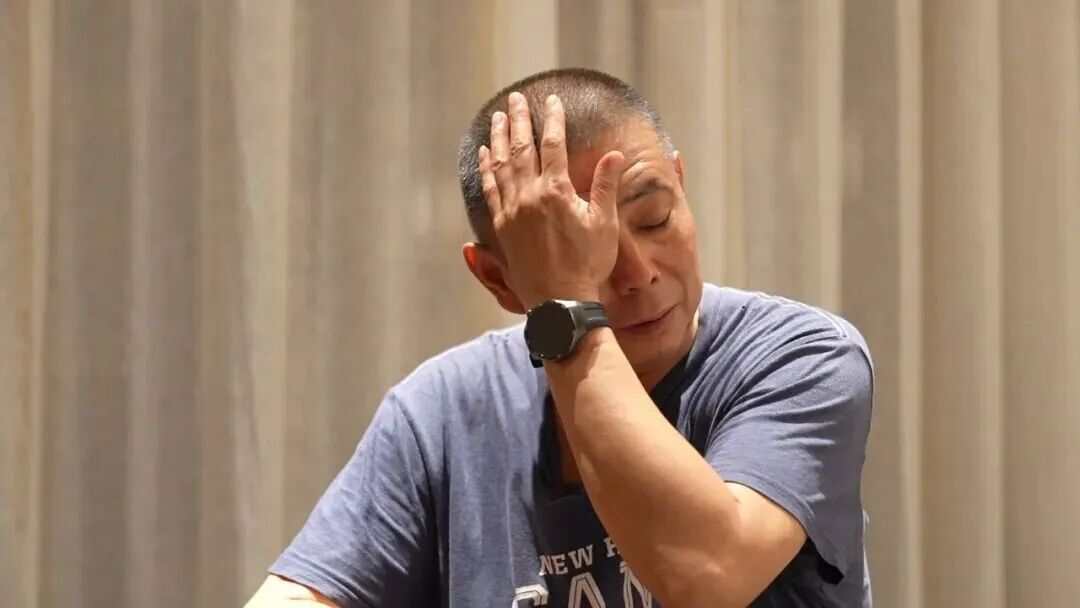 党鑫蕊倒在救灾现场,父亲说:让他再看一眼工作过的车站…… 党鑫蕊倒在救灾现场,父亲说:让他再看一眼工作过的车站……