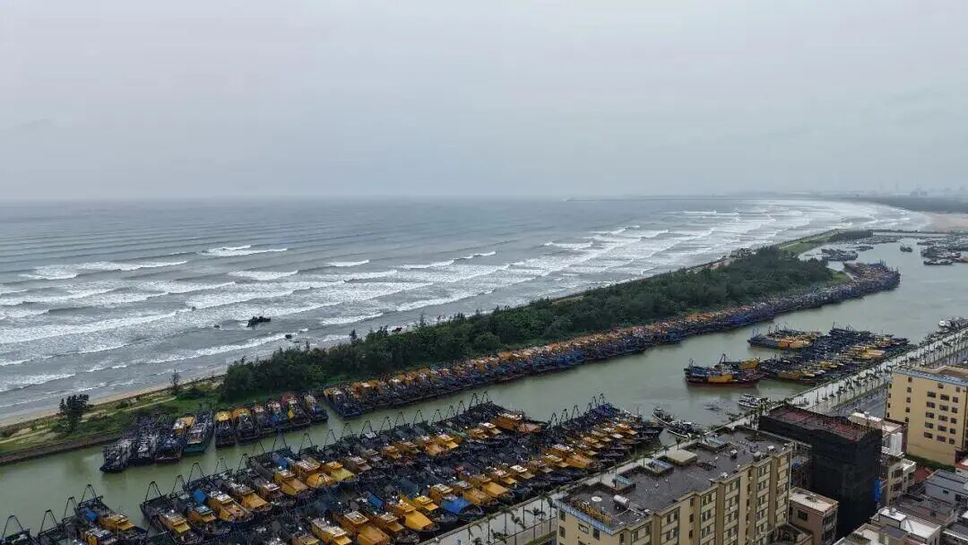 台风“红霞”一日连跳三级!降温!暴雨、大暴雨,马上到长沙! 台风“红霞”一日连跳三级!降温!暴雨、大暴雨,马上到长沙!