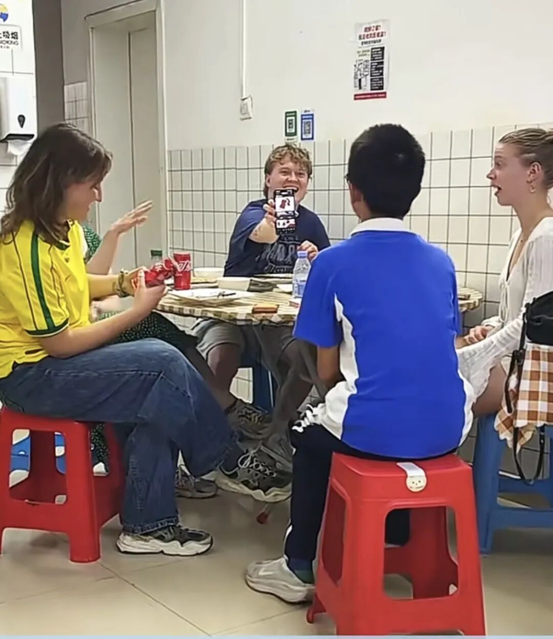 全网点赞!深圳少年用一桌客家美食,架起中外跨文化交流桥 全网点赞!深圳少年用一桌客家美食,架起中外跨文化交流桥