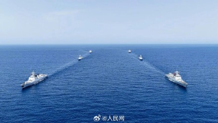 画面极度舒适！海军护航编队斩浪前行