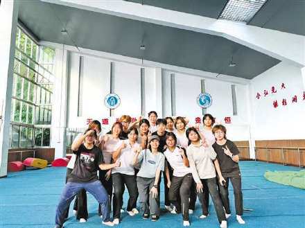 从三米跳板到三尺讲台 奥运冠军施廷懋：我的新赛场在大学课堂
