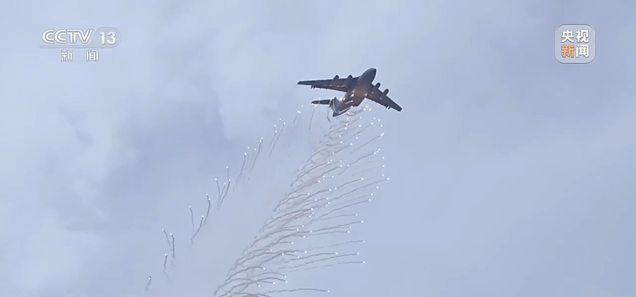 运-20B、运油-20接续升空！最新演练画面公布