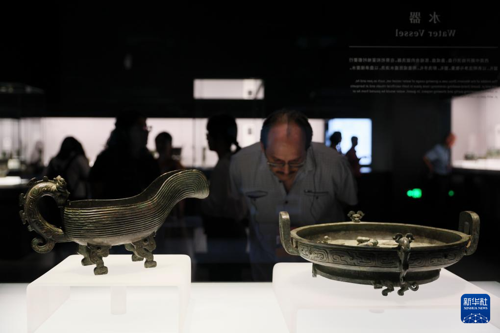 世界中国学专家在沪感受中国式现代化