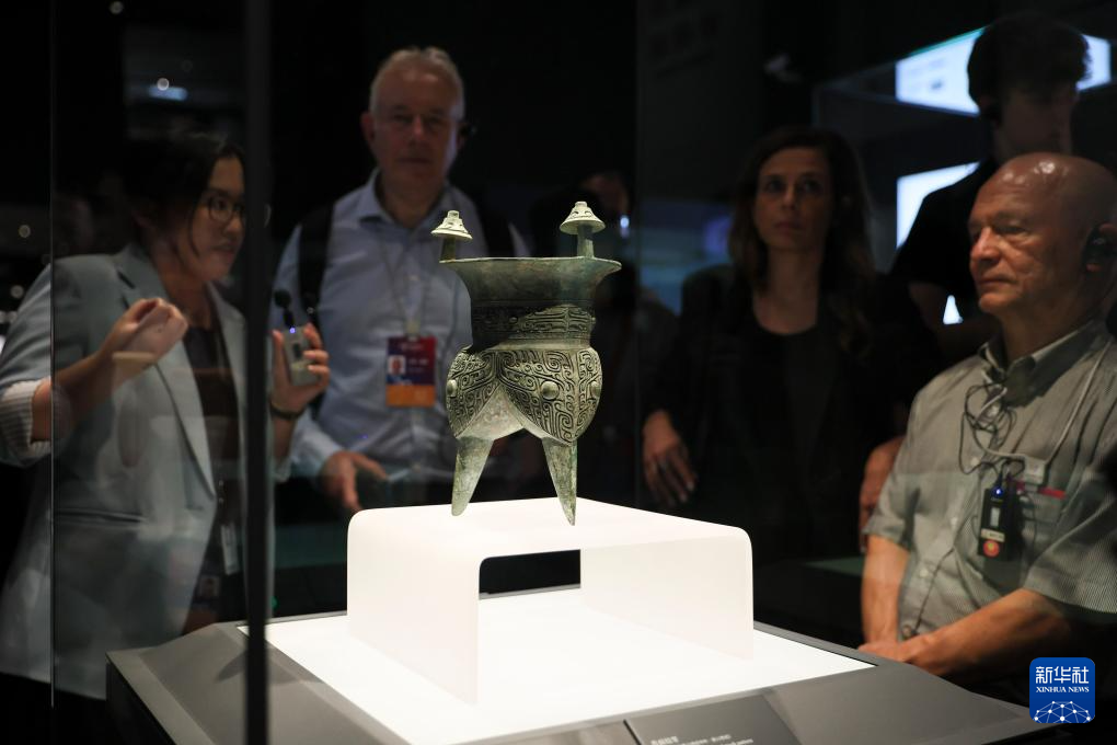 世界中国学专家在沪感受中国式现代化