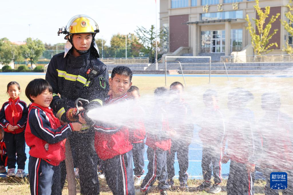 学习消防知识 迎全国消防日