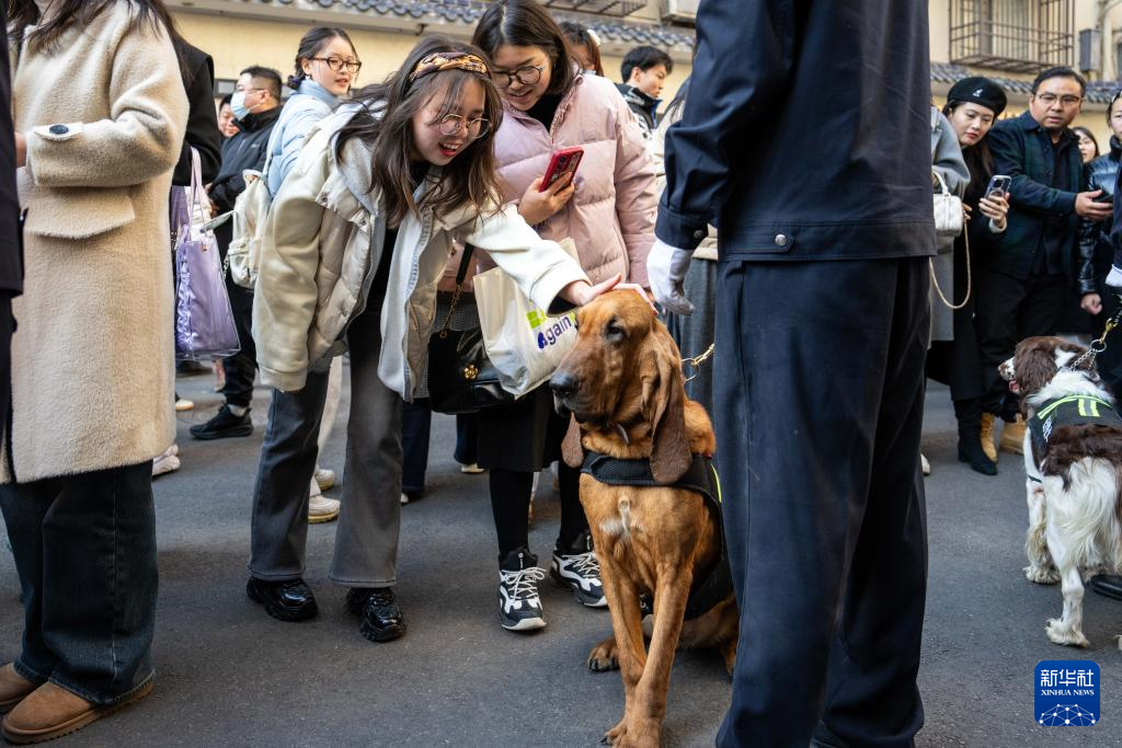 长沙公安举办警营开放活动