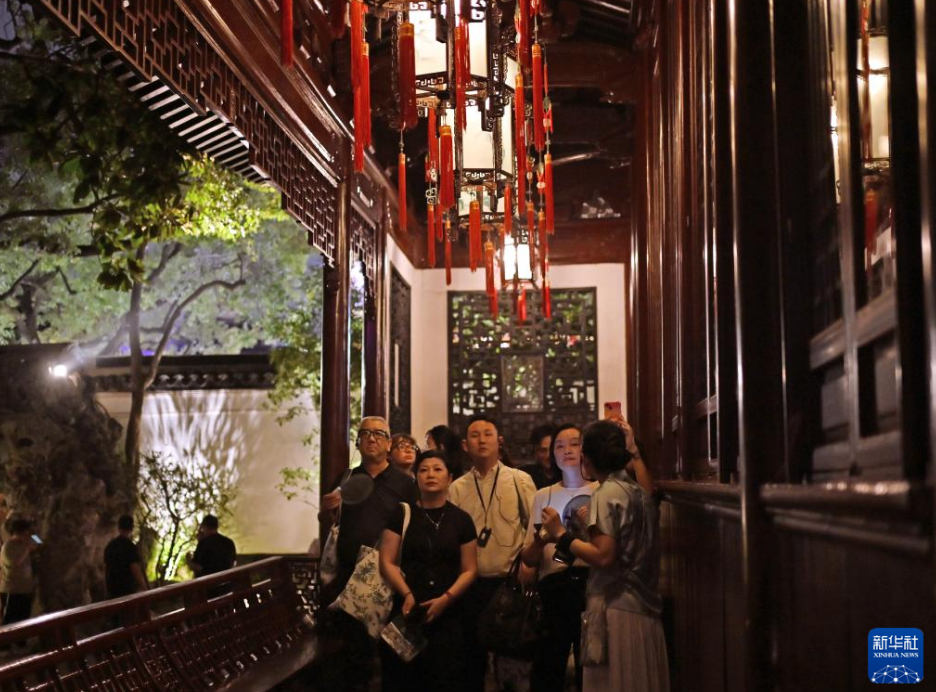 上海：江南古典园林豫园首次开放公众夜游