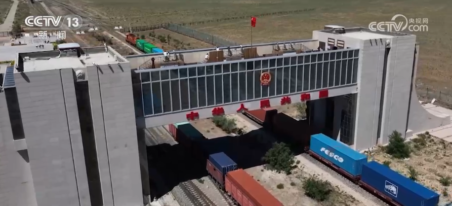33.78亿吨、3%,创新高!铁路货运“大动脉”畅通有力 成绩单“含金量”足