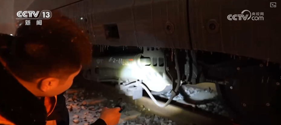 多部门以“雪”为令协同联动保畅通、保民生 全力护航百姓生产生活平稳有序